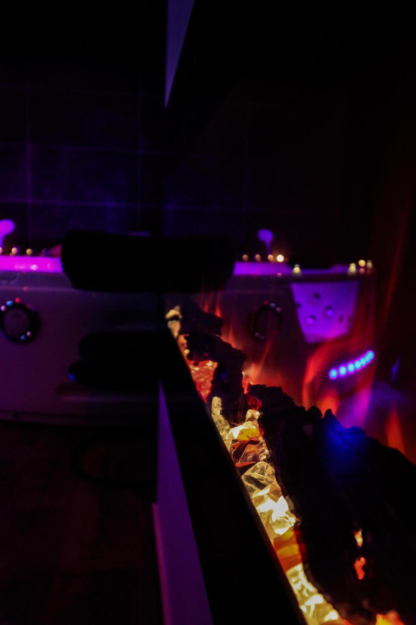 Loveroomxspa Bourg-Saint-Christophe 外观 照片