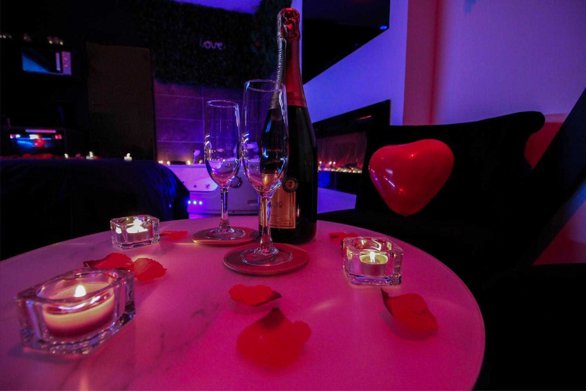 Loveroomxspa Bourg-Saint-Christophe 外观 照片