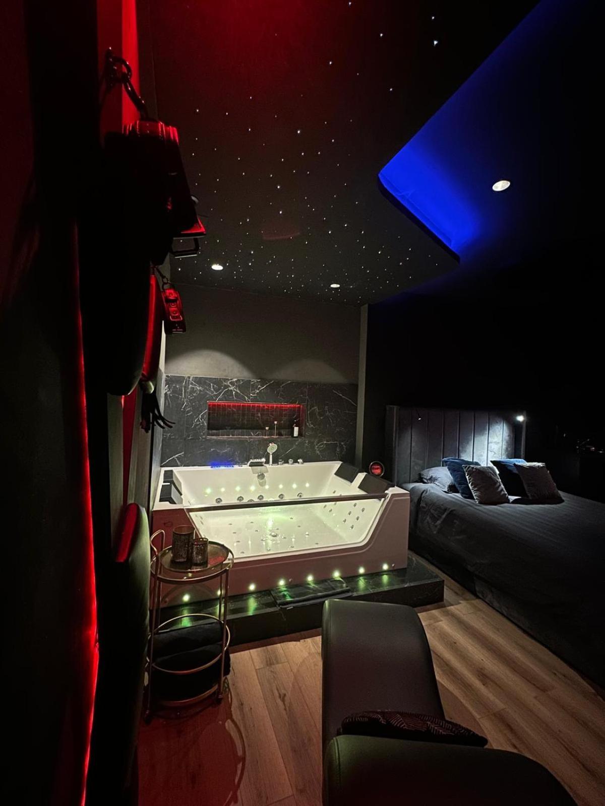 Loveroomxspa Bourg-Saint-Christophe 外观 照片