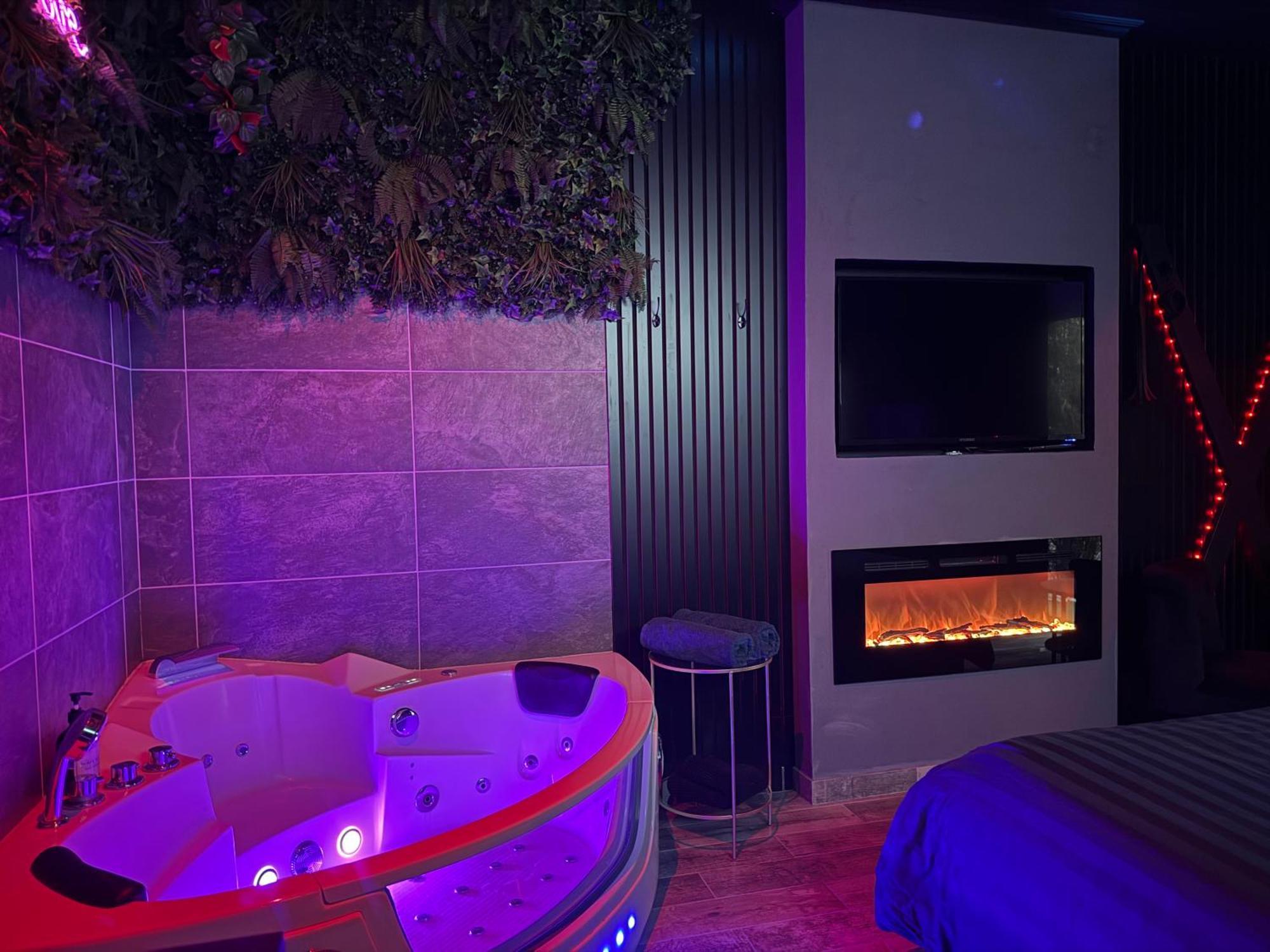 Loveroomxspa Bourg-Saint-Christophe 外观 照片