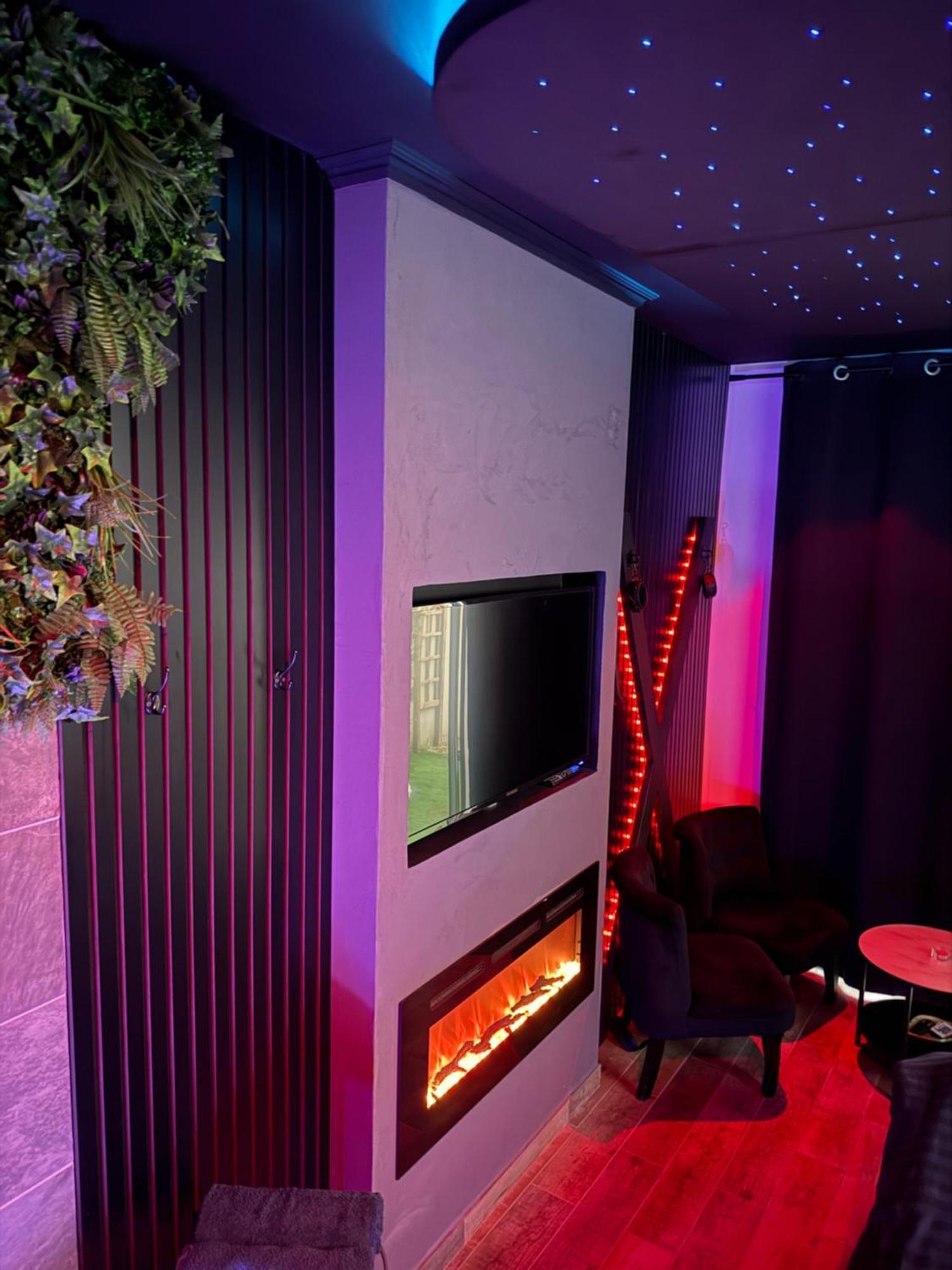 Loveroomxspa Bourg-Saint-Christophe 外观 照片